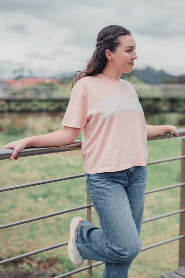 Camiseta corte cuadrado para jóvenes "ESPERARÉ" Salmo 37:7